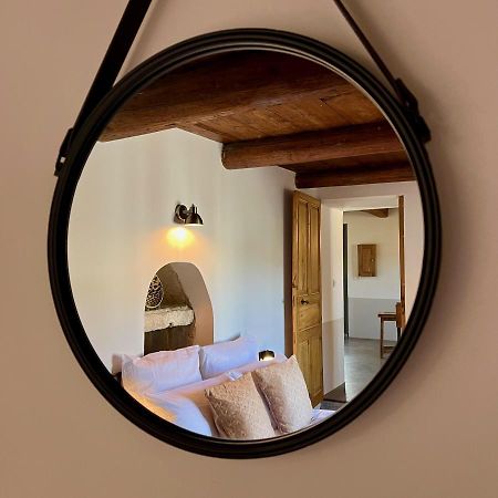 Proche Uzes Le Cocon Du Peintre Anglais Sanilhac-et-Sagries Exterior photo