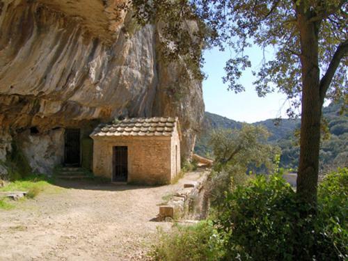 Proche Uzes Le Cocon Du Peintre Anglais Sanilhac-et-Sagries Exterior photo